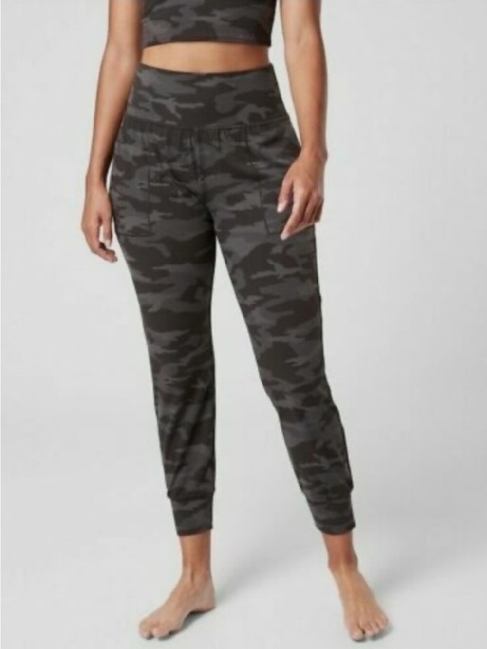 Athleta Salutation Jogger Camo XS